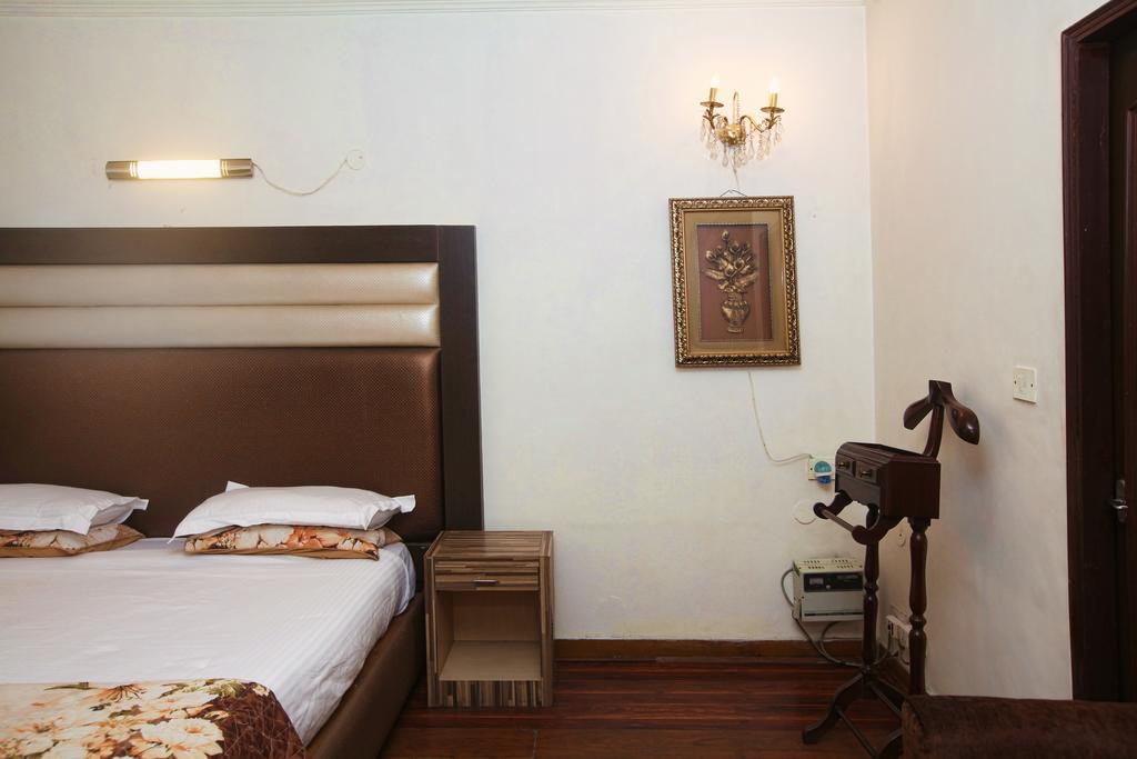 Hotel Oyo 358 Sarojini Nagar Nové Dillí Exteriér fotografie
