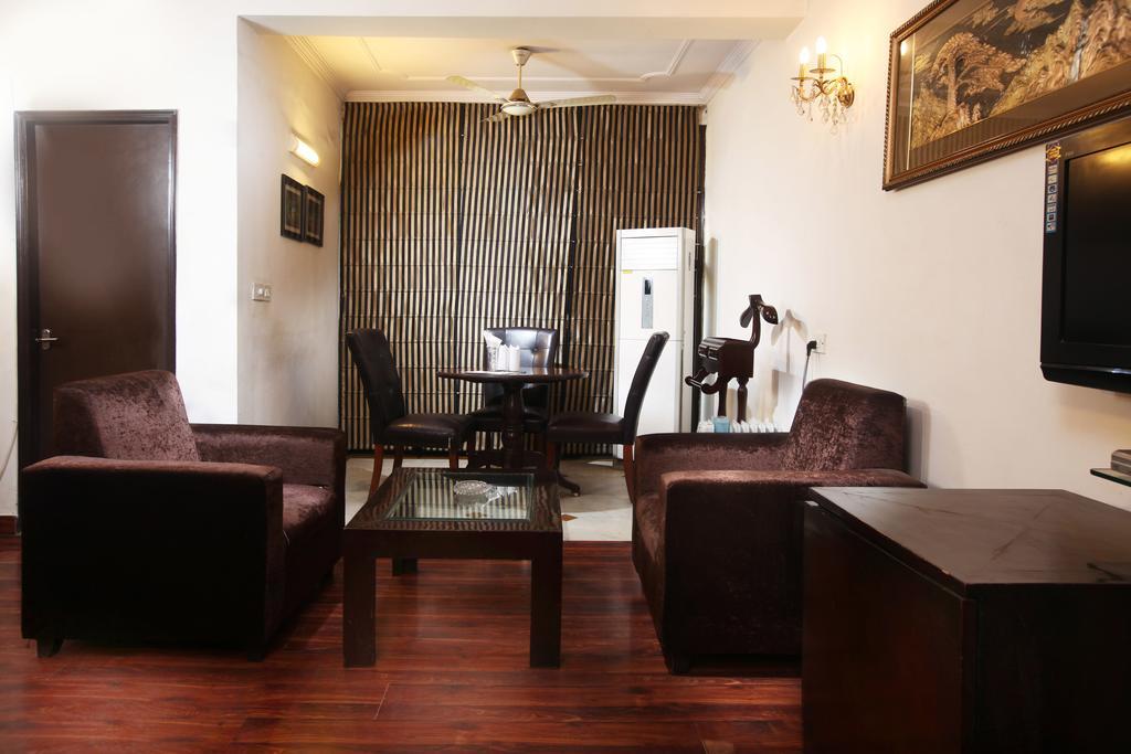 Hotel Oyo 358 Sarojini Nagar Nové Dillí Exteriér fotografie