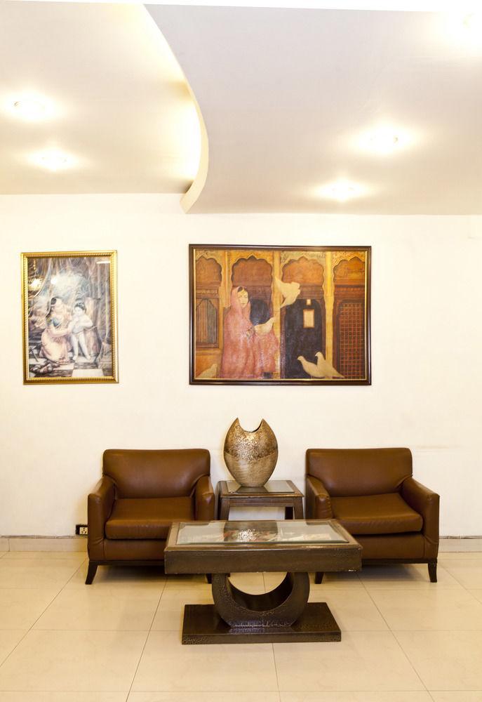 Hotel Oyo 358 Sarojini Nagar Nové Dillí Exteriér fotografie