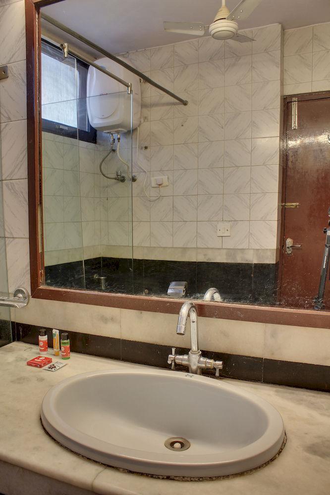Hotel Oyo 358 Sarojini Nagar Nové Dillí Exteriér fotografie