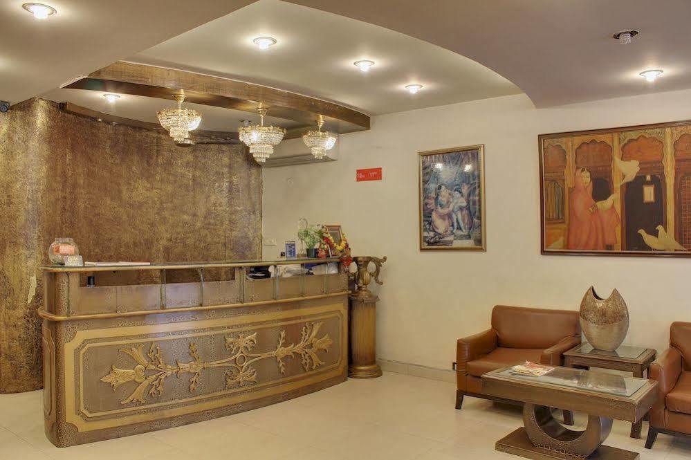 Hotel Oyo 358 Sarojini Nagar Nové Dillí Exteriér fotografie