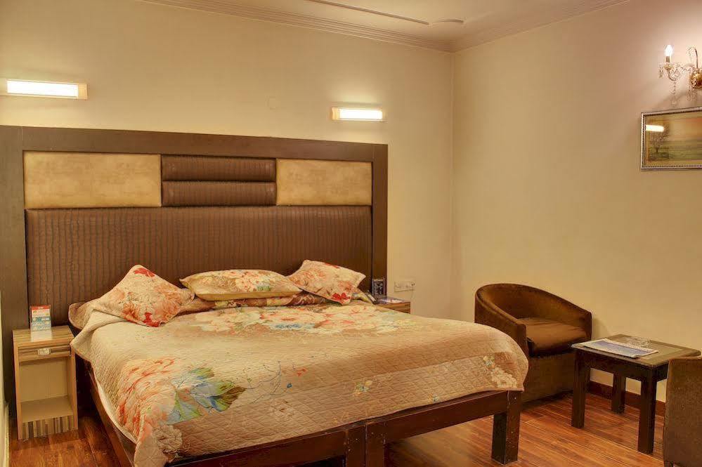 Hotel Oyo 358 Sarojini Nagar Nové Dillí Exteriér fotografie